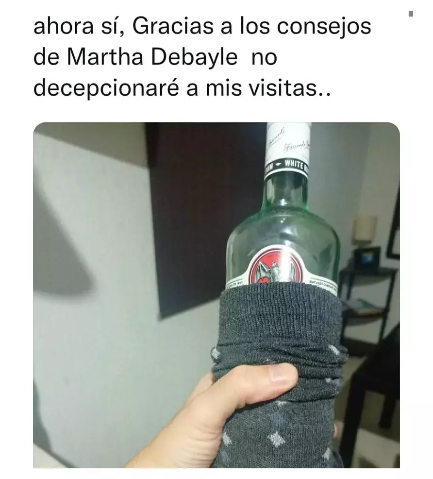Martha Debayle le pone calcetines a las latas; desata memes