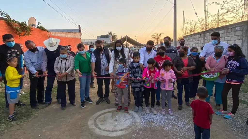 Ariadna Ayala atiende servicios básicos en colonias olvidadas de Atlixco.