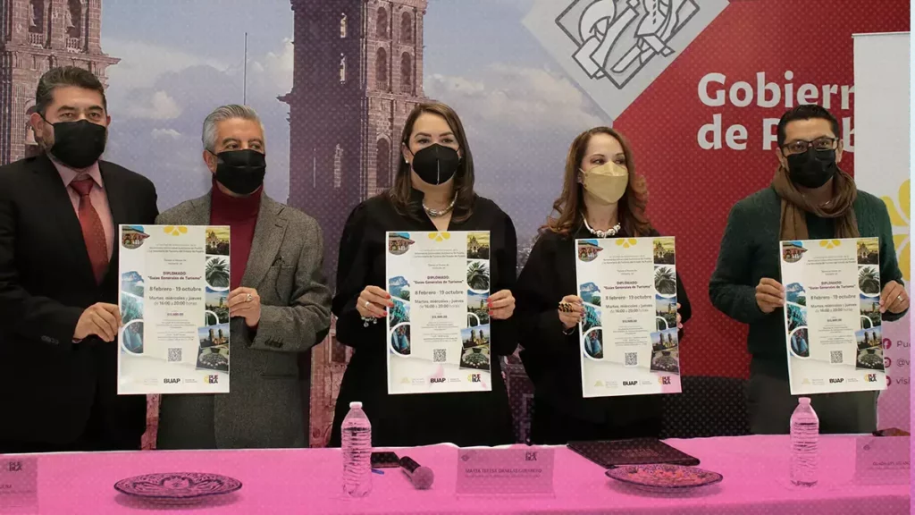BUAP y Turismo de Puebla abren diplomado para certificar a guías de turistas