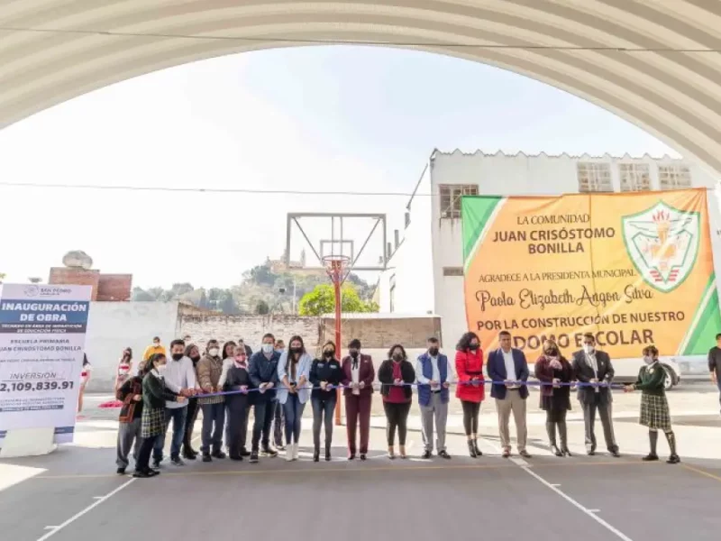 Tras 10 años de espera, inaugura Paola Angon techado en la Primaria “Juan C. Bonilla”