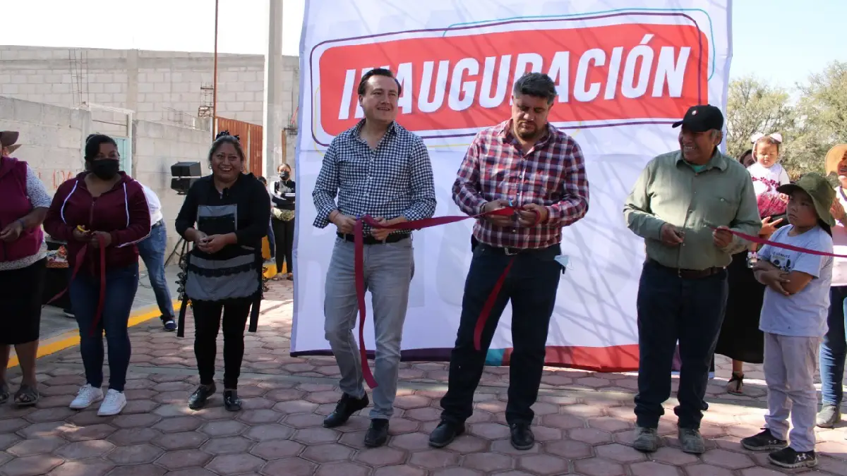 Nacho Mier inaugura calle en Capula