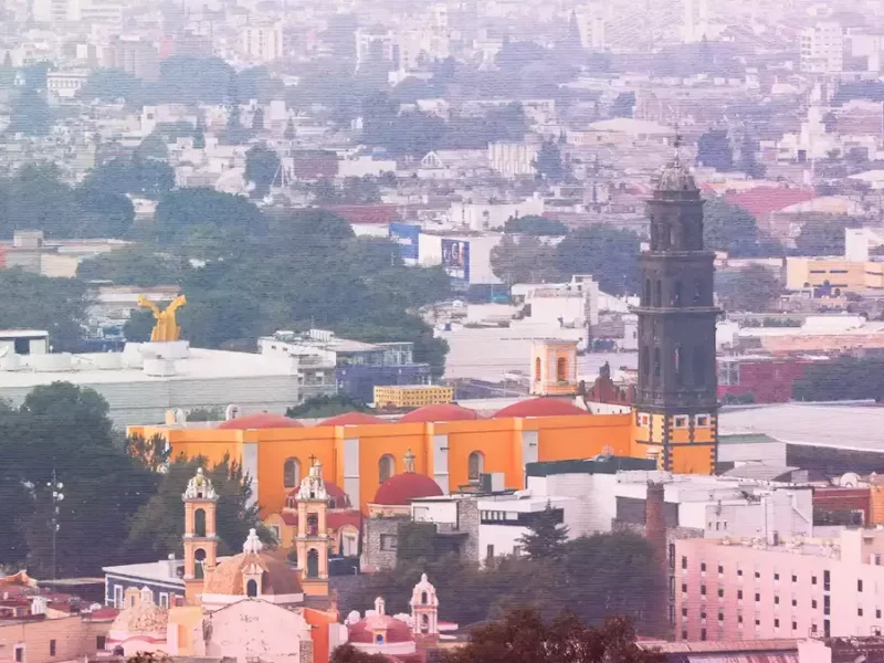 Tres zonas de Puebla capital amanecen con una mala calidad de aire.