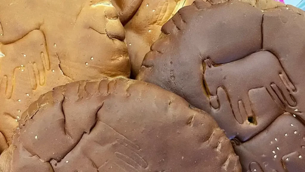 Pan de burro: conoce la historia de esta delicia de las ferias mexicanas Leer Más: https://www.periodicocentral.mx/rayas-s/conoce-puebla/pan-de-burro/127782/#ixzz7qtZBk4sT Pan de burro: conoce la historia de esta delicia de las ferias mexicanas