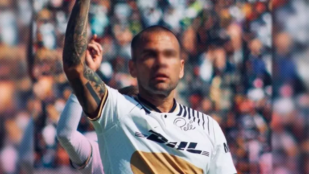 Dani Alves, jugador de Pumas, detenido en España por supuesto abuso.
