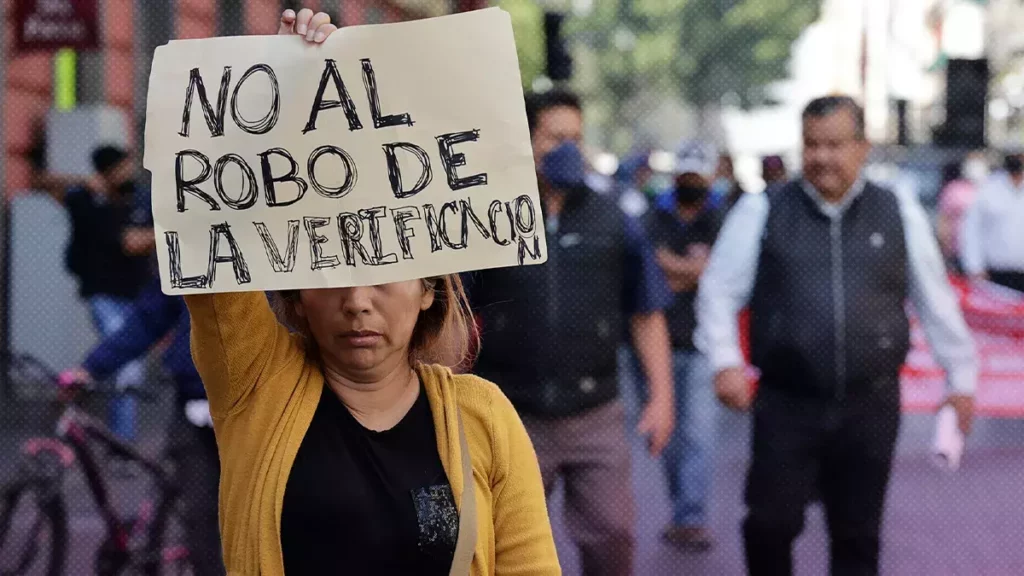 Nuevamente, automovilistas de Puebla y Atlixco marchan contra la verificación vehicular.