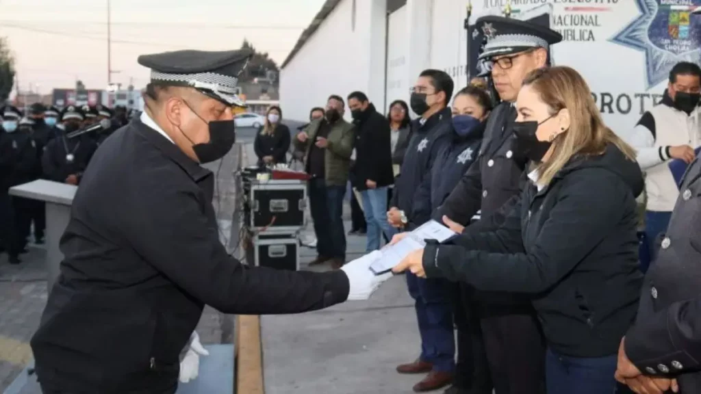 Paola Angon reconoce labor de policías municipales; abre convocatoria para nuevos elementos.