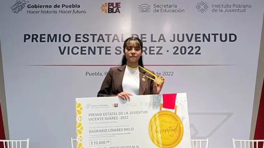 Estudiante BUAP galardonada con el Premio Estatal de la Juventud “Vicente Suárez” 2022