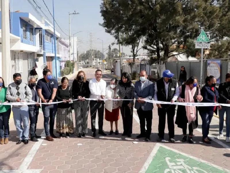 Inaugura Mundo Tlatehui adoquinamiento en calles de la colonia Emiliano Zapata