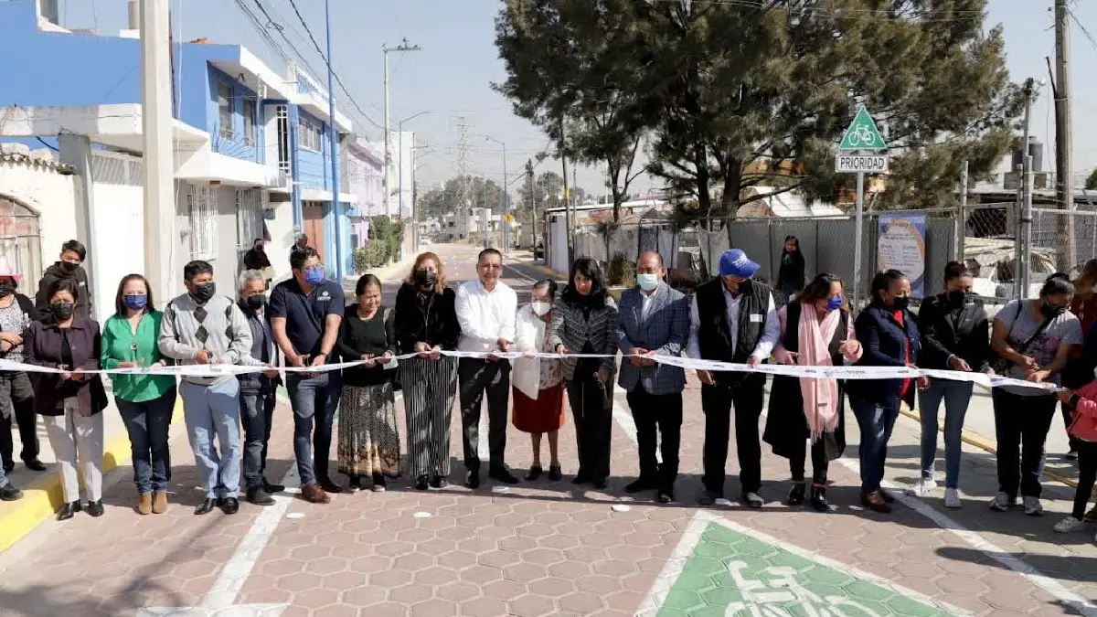 Inaugura Mundo Tlatehui adoquinamiento en calles de la colonia Emiliano Zapata