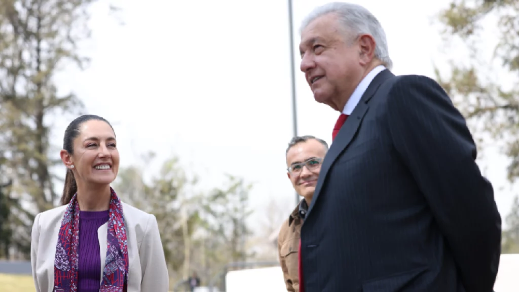 Para que todos los mexicanos y visitantes de nuestro país tengan acceso a la naturaleza y cultura: Claudia Sheinbaum y López Obrador recorren juntos el Bosque de Chapultepec