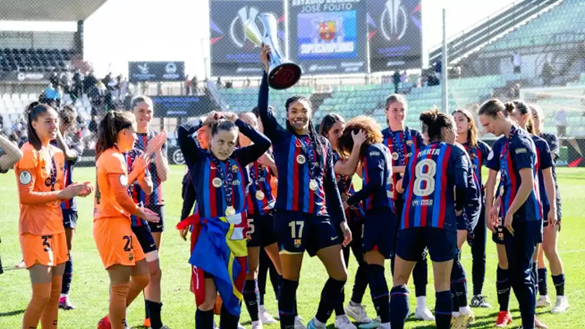 La polémica premiación del Barcelona Femenil en la Supercopa de España.