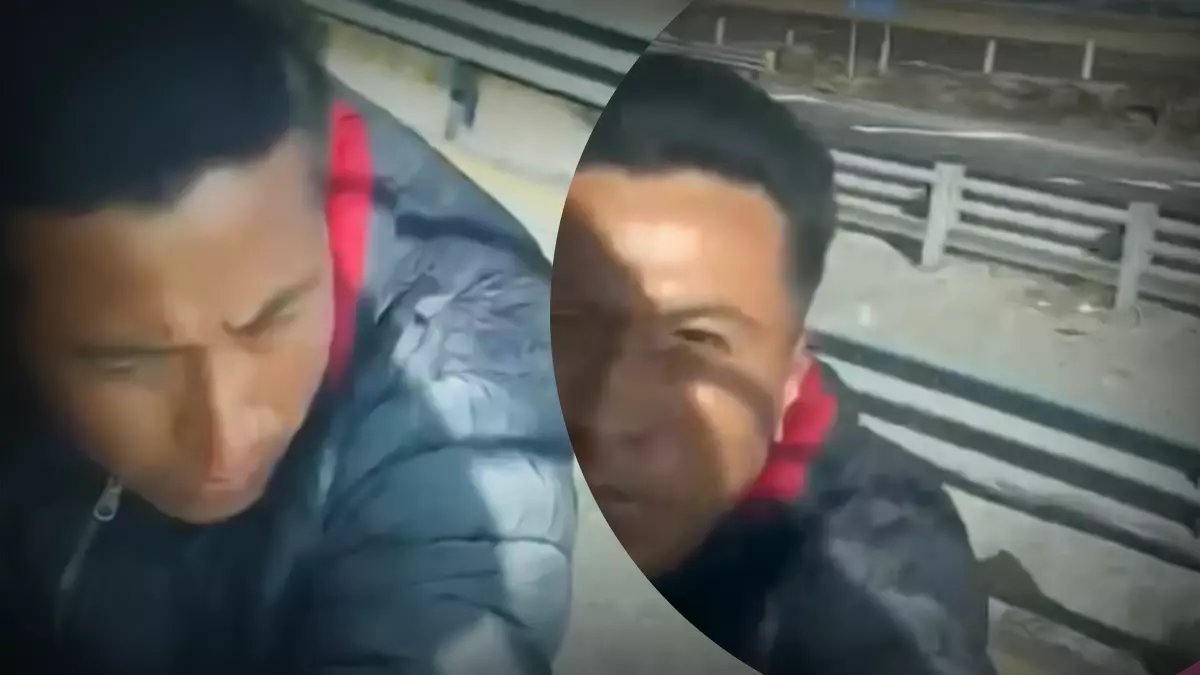 Chófer pide ayuda mientras asaltante va colgado del camión en la Puebla-Orizaba