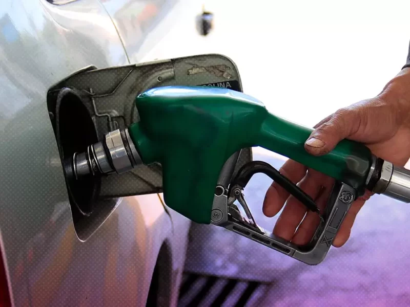Advierten desabasto en gasolineras de Puebla y Tlaxcala por protesta en Pemex