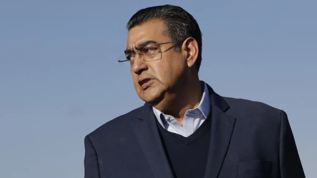 Gobernador de Puebla, quién es Sergio Salomón Céspedes Peregrina
