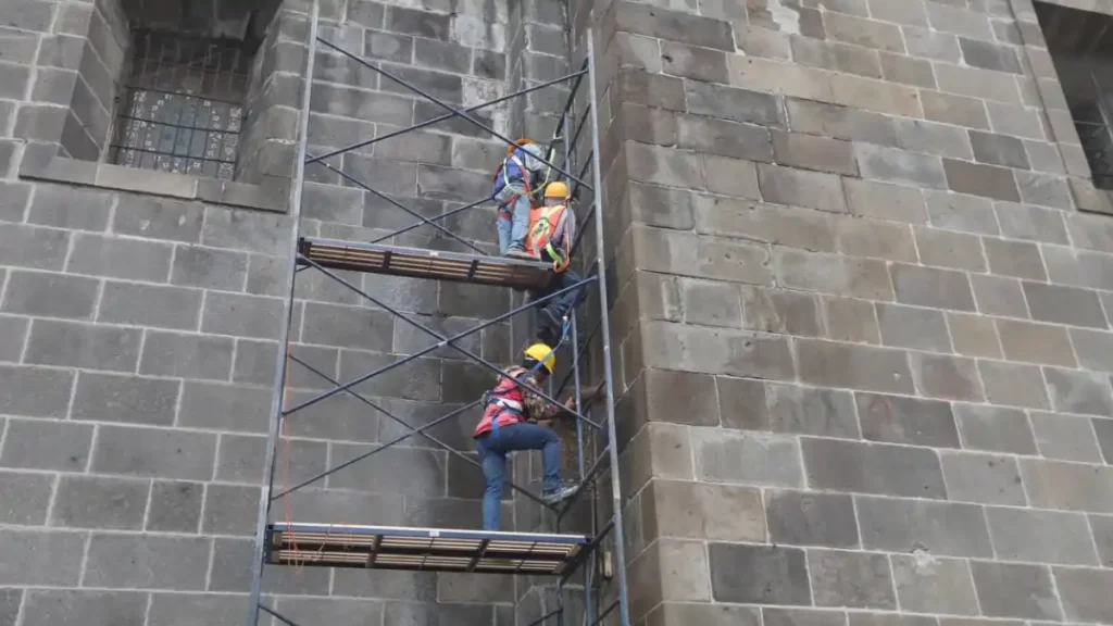 Ayuntamiento de Puebla pone en marcha mantenimiento a la Catedral