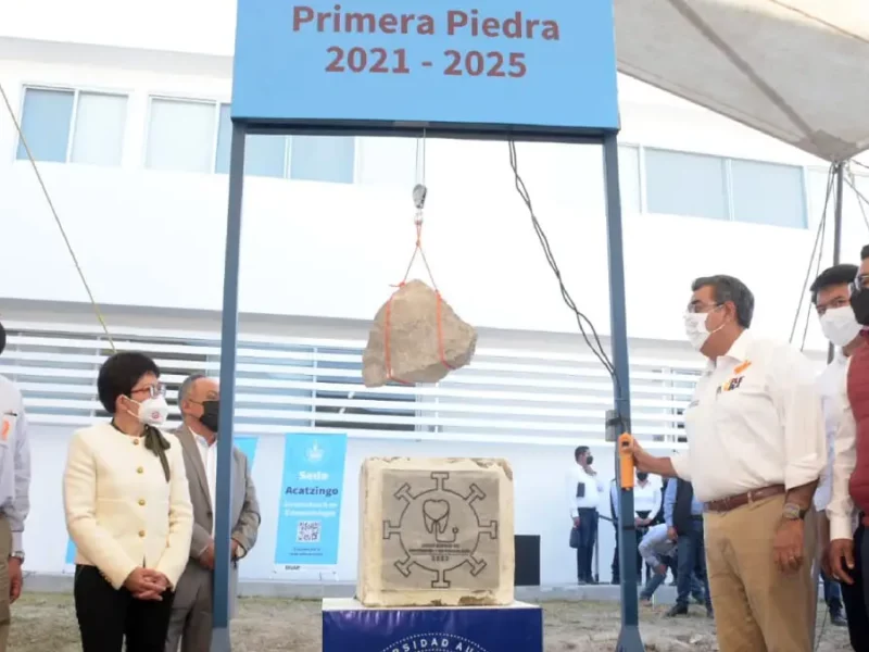 Colocan la Rectora Lilia Cedillo y el gobernador Sergio Salomón Céspedes primera piedra para edificios en sedes del Complejo Regional Centro