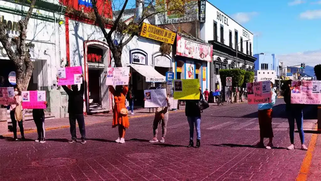Familia de Diana se manifiesta en Tehuacán; lleva 17 días desaparecida