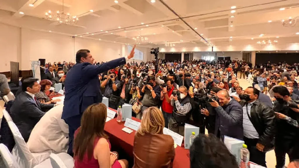 Armenta presenta su nuevo libro sobre el litio y la soberanía energética