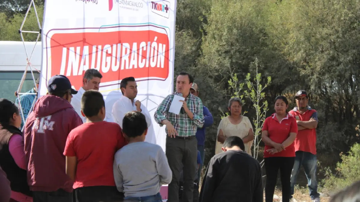 Nacho Mier inaugura camino de balastro en la comunidad de la Soledad