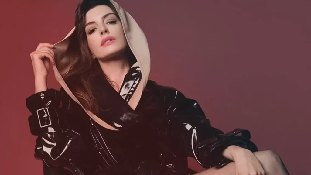 Anne Hathaway sorprende, tras filtrase un vídeo donde baila sensualmente en París