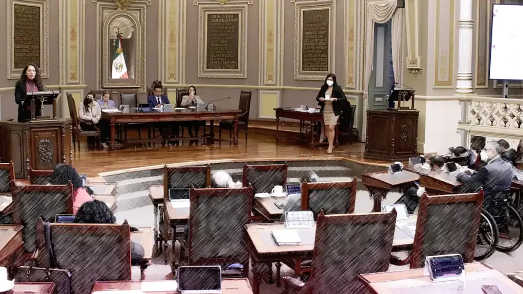 Proponen plazos para desechar iniciativas en el Congreso de Puebla.