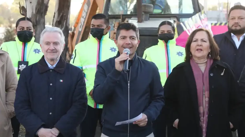 Ayuntamiento de Puebla inicia trabajos en la recta a cholula