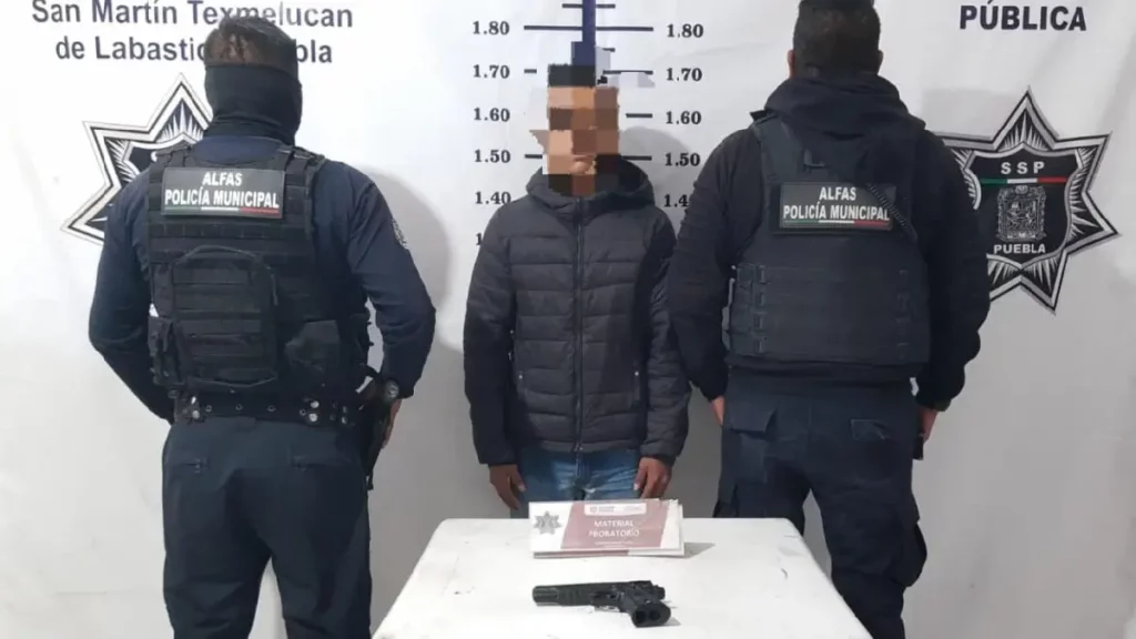 Secretaría de Seguridad Pública y Tránsito municipal de San Martín Texmelucan detiene a J. A. “N” por portación de arma de fuego