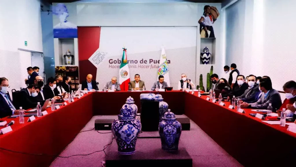 Sergio Salomón Céspedes sostiene reunión con sector salud federal