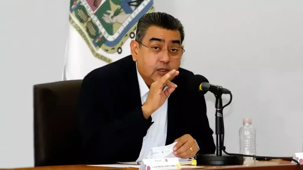 Sergio Salomón Céspedes pide a poblanos manifestarse sin intermediarios