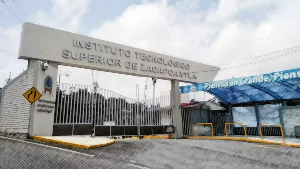 Trabajadores del Tecnológico de Zacapoaxtla piden destitución del director