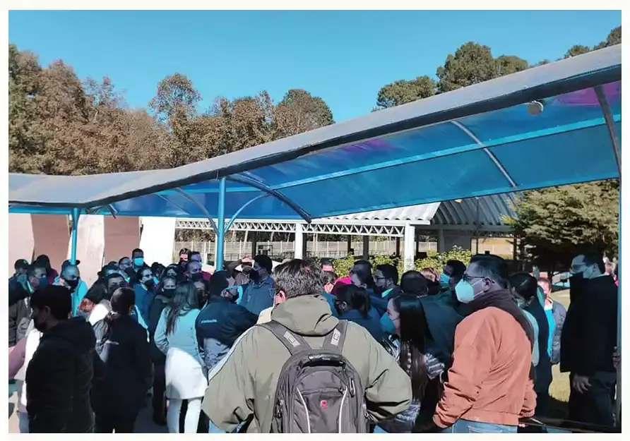 Docentes logran destitución del director del Tecnológico de Zacapoaxtla.