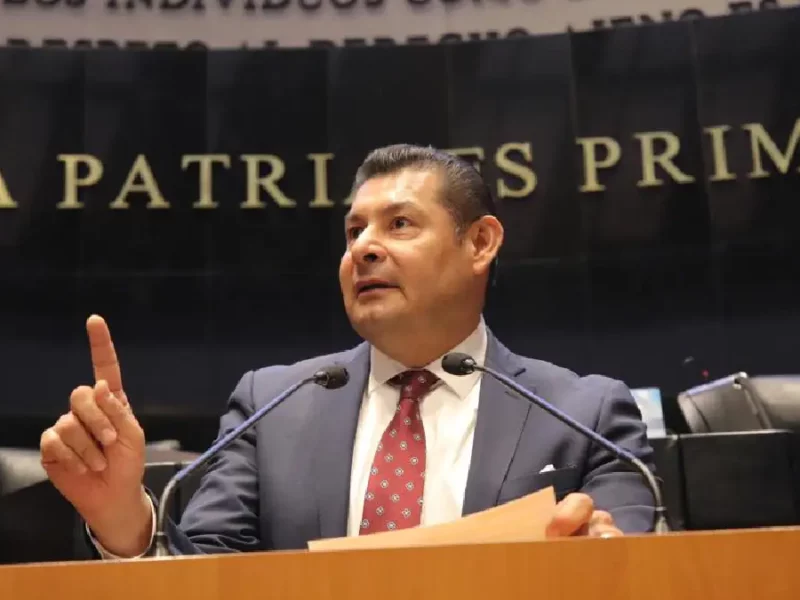 Armenta a favor del acceso educativo para población vulnerable