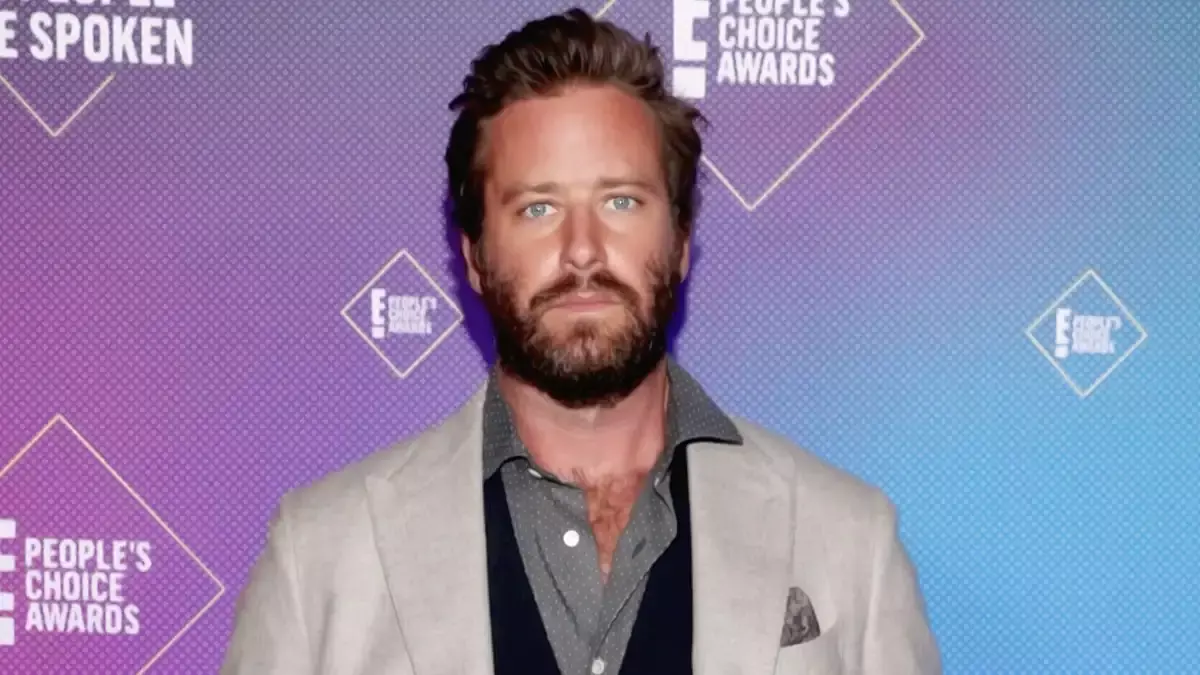 Armie Hammer revela que le gustaba el BSDM debido a que sufrió abuso sexual