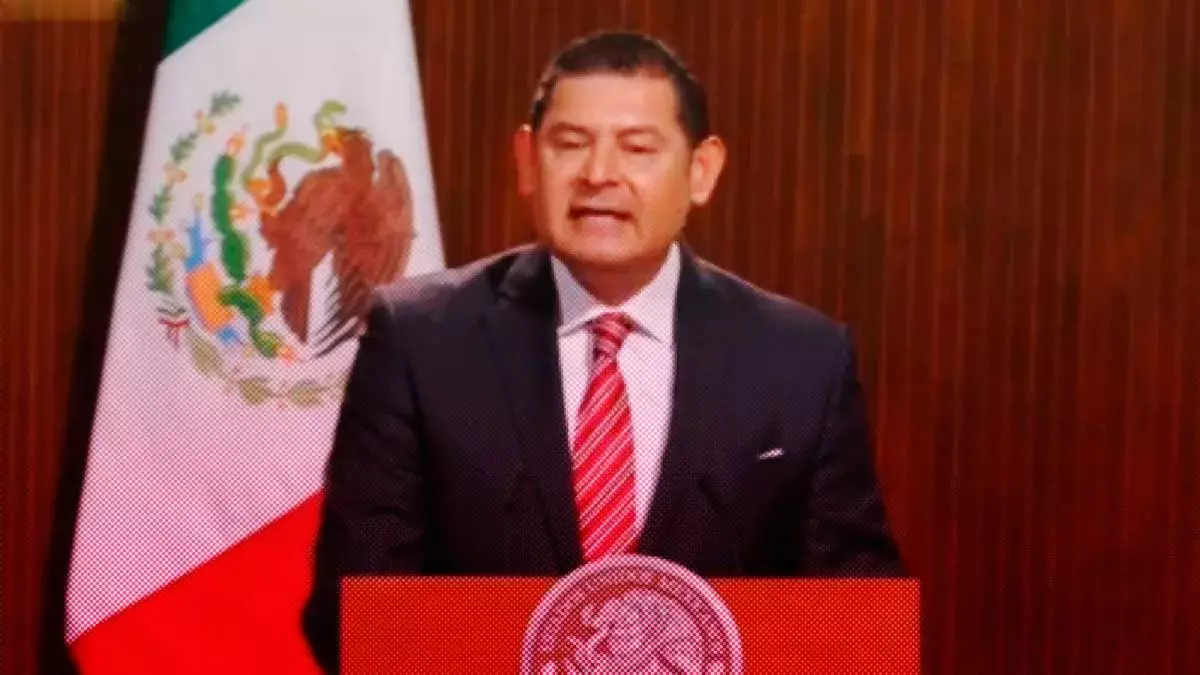 En carrera por gubernatura, Armenta es orador en aniversario de la Constitución