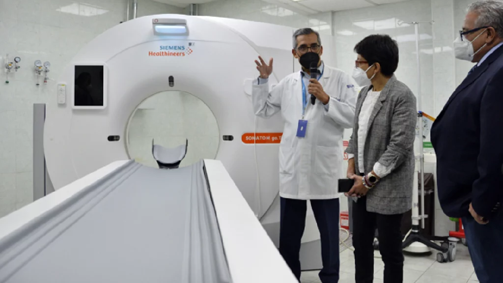 Entrega Rectora Lilia Cedillo nuevo equipo de tomografía al HUP