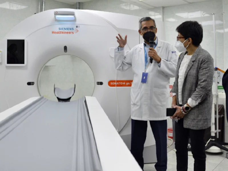 Entrega Rectora Lilia Cedillo nuevo equipo de tomografía al HUP