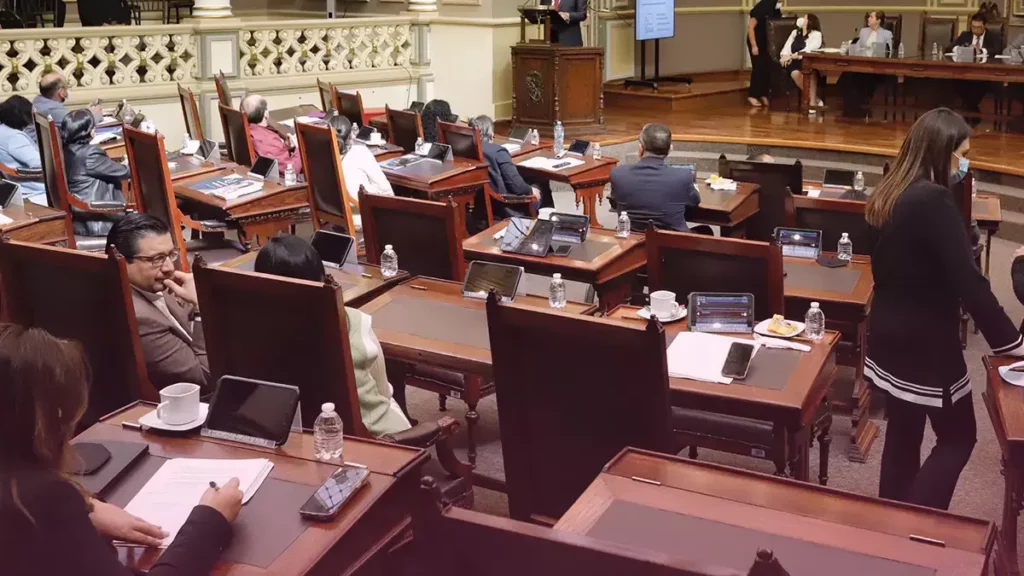 Suman 7 amparos contra el Congreso de Puebla por omisión legislativa