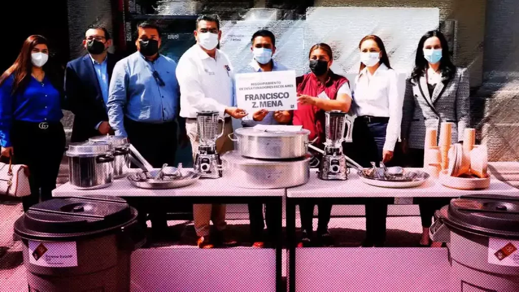 DIF Estatal entrega equipamiento para 45 desayunadores escolares de municipios marginados de Puebla