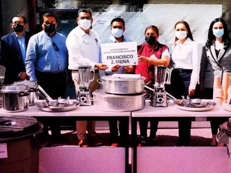 DIF Estatal entrega equipamiento para 45 desayunadores escolares de municipios marginados de Puebla