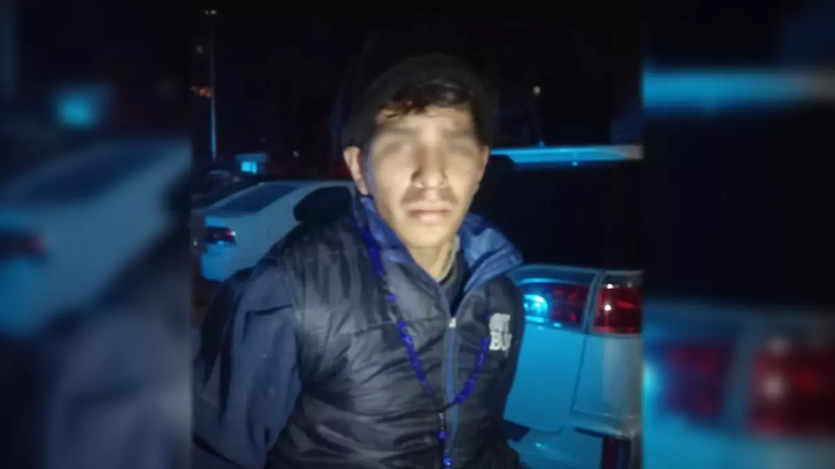 Detienen a ladrón en Torres 475 de Puebla; vecinos aseguran que policía lo liberó