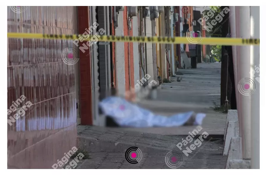 Muere un hombre afuera de un bar en la colonia El Cristo