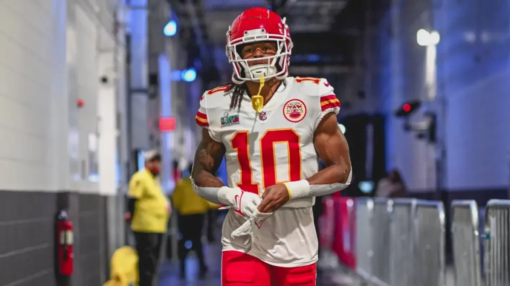 Isiah Pacheco, el corredor latino de Kansas que brilló en el Super Bowl.