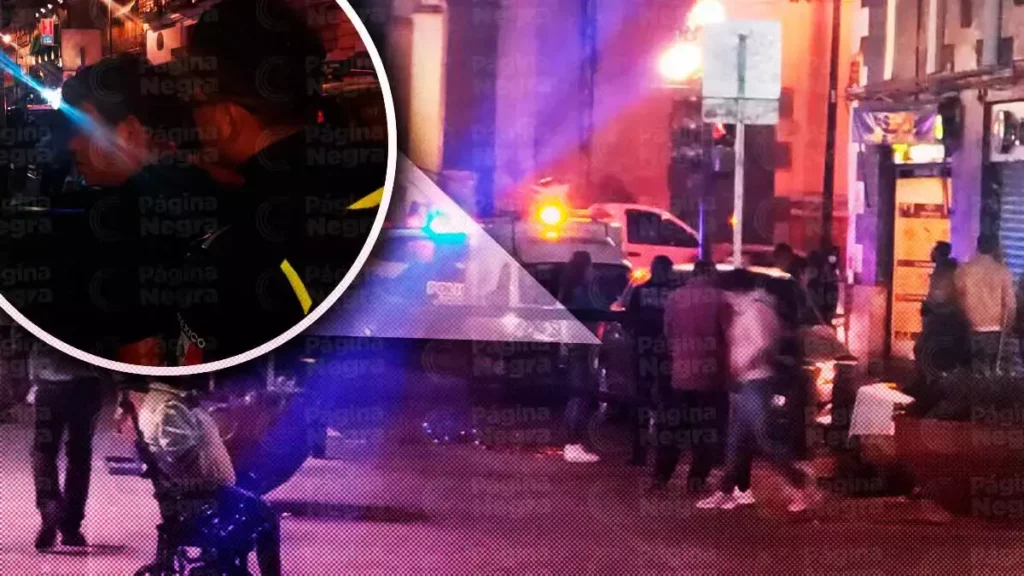 Ebrio choca en la Calle de los Dulces del centro de Puebla
