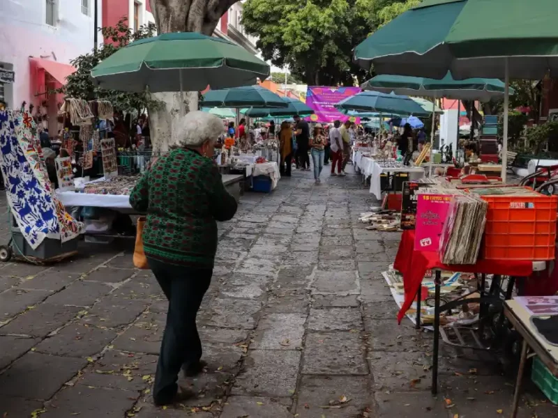 Artesanos reciben permisos de venta en el municipio de Puebla