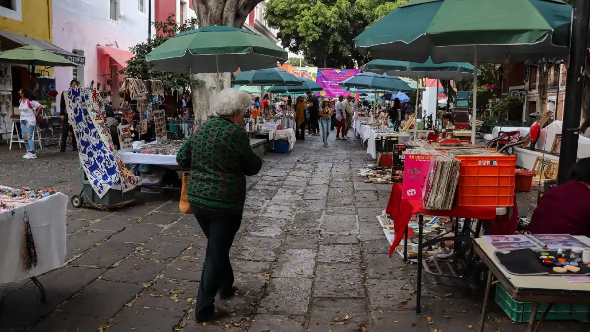 Artesanos reciben permisos de venta en el municipio de Puebla