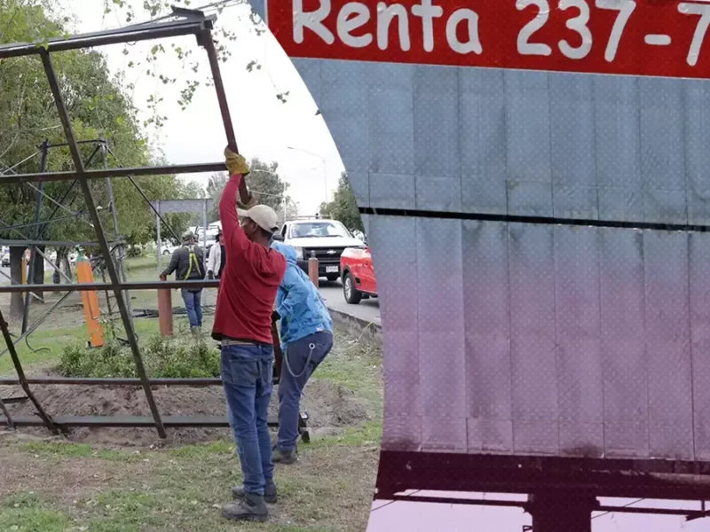 Van 4 espectaculares retirados de zonas de riesgo en Puebla; 71 se han regularizado