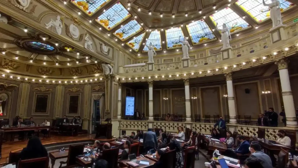Recibe Pleno de la LXI Legislatura reforma para establecer el delito de cohabitación forzada