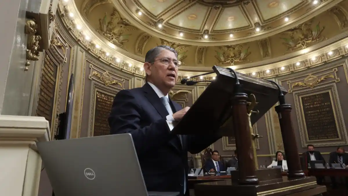 Comparece en el Congreso del Estado el titular de la FGE de Puebla