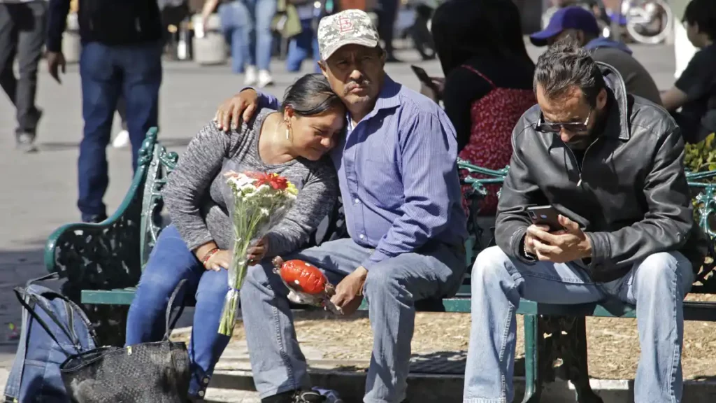 WhatsApp, Tinder e Instagram, las apps que más usan los mexicanos para ligar