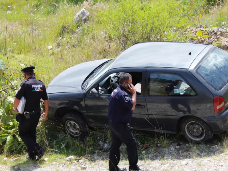 Tránsito Municipal te explica cómo reportar autos abandonados en la calle